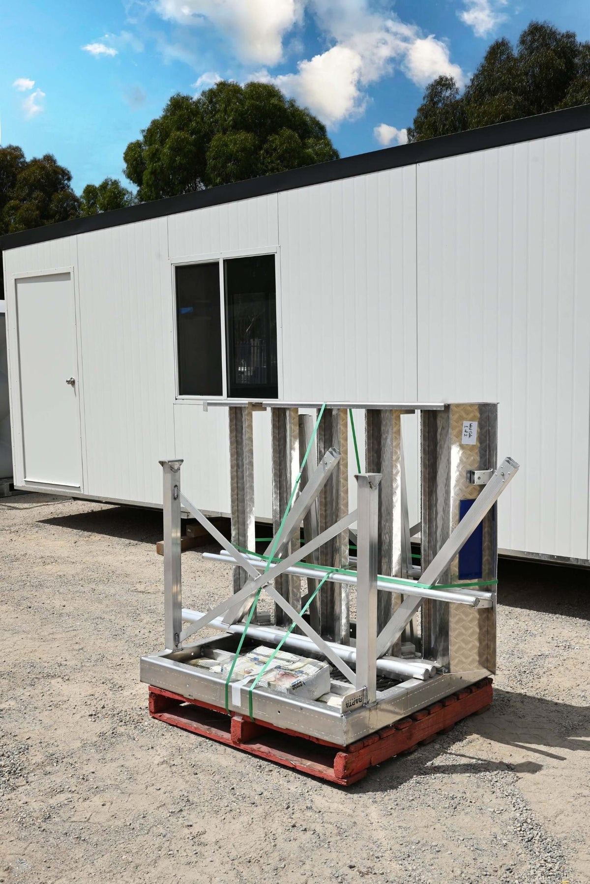 purpose-designed modular kit with minimal components, standardised fixings, and a lightweight design that packs down into itself.